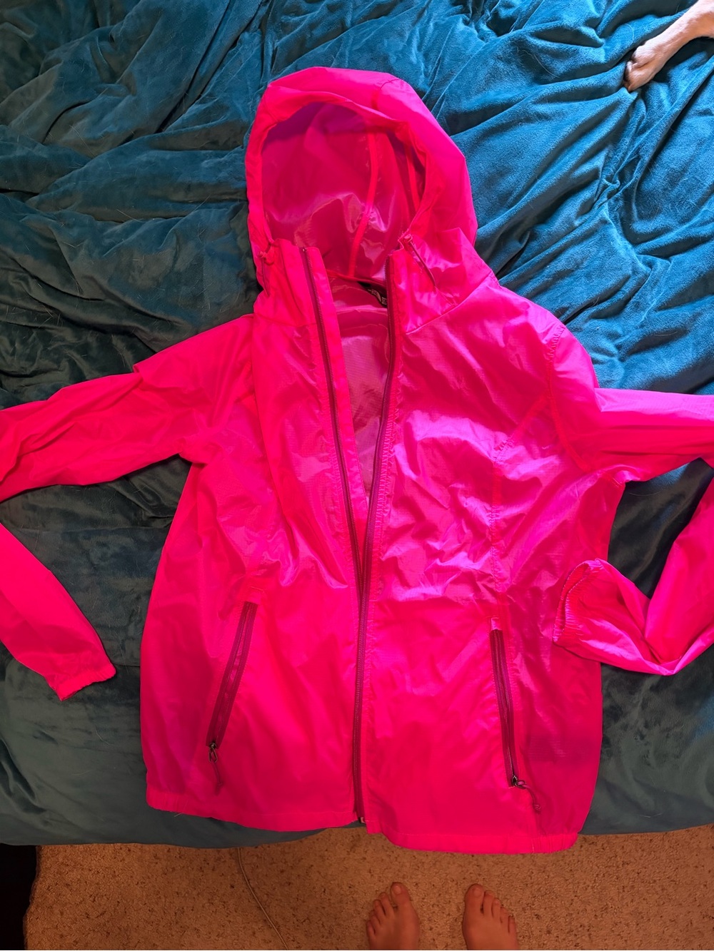 The North Face Women's Bright Pink Hooded windbreaker Jacket